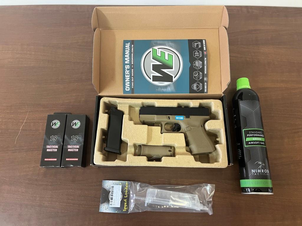 Combo Pack 2 Pistola a Gas Glock R19 Gen-4 WE + 2 Caricatori a Gas 20bb per Glock R19 WE + BB loader BLS + Green Gas Verde NIMROD